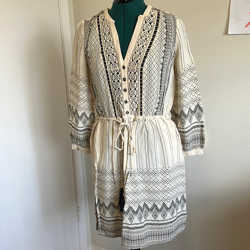 Florist Cream and Black long sleeve dress. With pockets!
